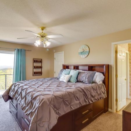 Charming Edgemont Home With Deck And Lake Views! Fairfield Bay ภายนอก รูปภาพ