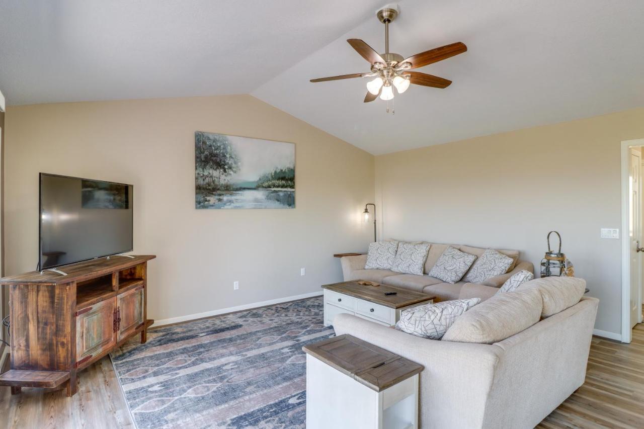 Charming Edgemont Home With Deck And Lake Views! Fairfield Bay ภายนอก รูปภาพ